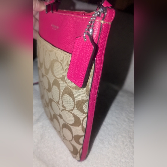 Coach North  South Swing Pack Fuchsia and Beige Crossbody Bag - Picture 5 of 9